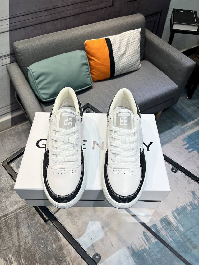 GIVENCHY纪梵希 .男士新款时尚休闲板鞋热卖进口牛皮.舒适羊皮内里 原版大底 脚感舒适 38-44码 45订做不退换