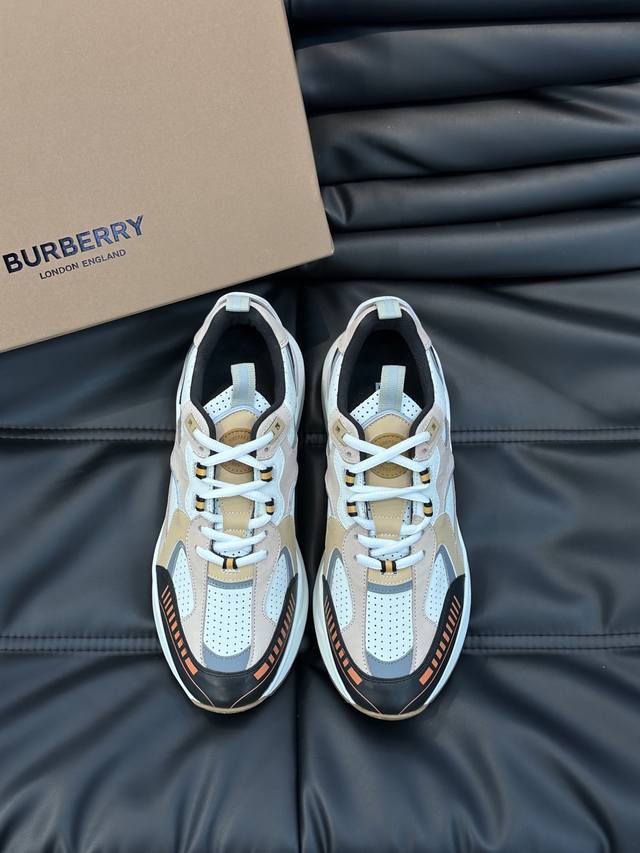 Burberr* 男士增高运动鞋！高端品质，鞋面选用头层牛皮拼接原版帆布，整体低调又不失时尚，时装秀灵感运动鞋，装饰品牌典藏 Vintage 复古格纹，搭配厚底