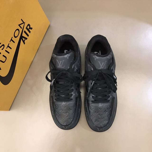 OUIS *UITTO* x OFF-WHITE x Nike 三方联名！潮酷男士休闲运动鞋，配色无敌，设计思路基本上是延续 THE TEN 的风格，Swoos