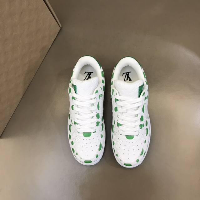OUIS *UITTO*x x OFF-WHITE x Nike 三方联名！草间弥生合作系列，潮酷男士休闲运动鞋，配色无敌，设计思路基本上是延续 THE TEN