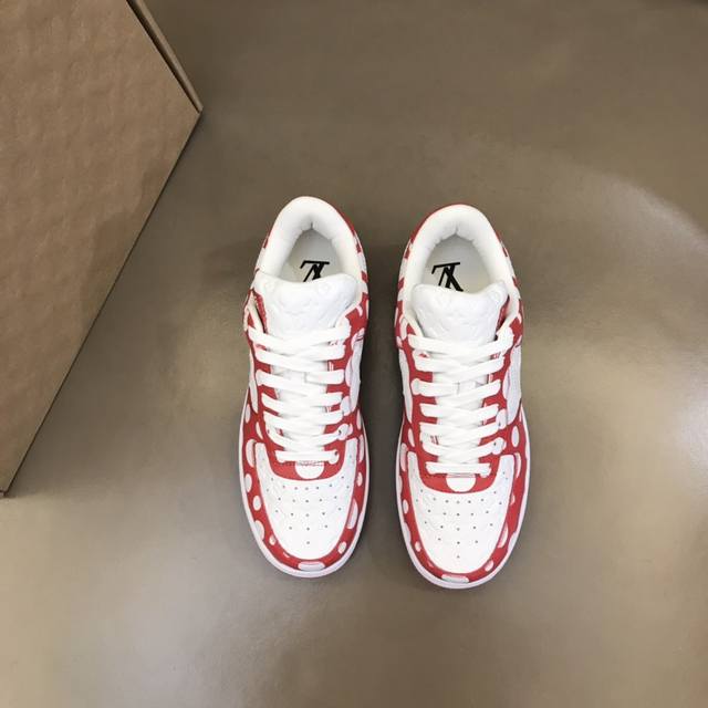 OUIS *UITTO*x x OFF-WHITE x Nike 三方联名！草间弥生合作系列，潮酷男士休闲运动鞋，配色无敌，设计思路基本上是延续 THE TEN