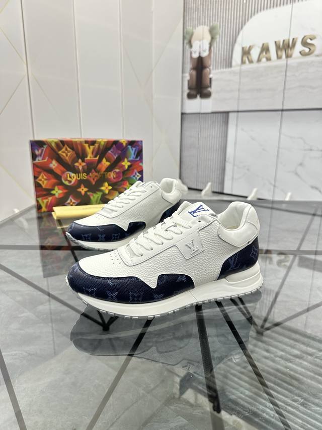 售 价: ￥ 商品商标：LV* 路易威登* 低帮休闲鞋正码码数: 38-44 可订做45 商品材料：鞋面进口牛皮，羊皮内里，原版大底。编 号：5679