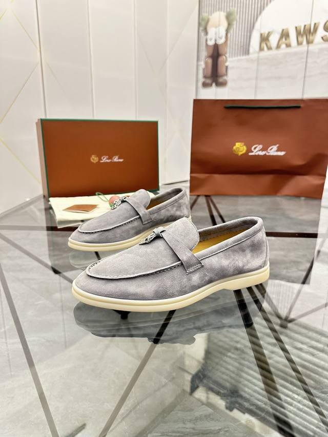 售 价: ￥ 顶级品质 广州源头商品商标：LP* 诺悠翩雅* 一脚蹬正码码数: 35-44 可订做45.46 47.48加10情侣款商品材料：鞋面进口羊京，水染