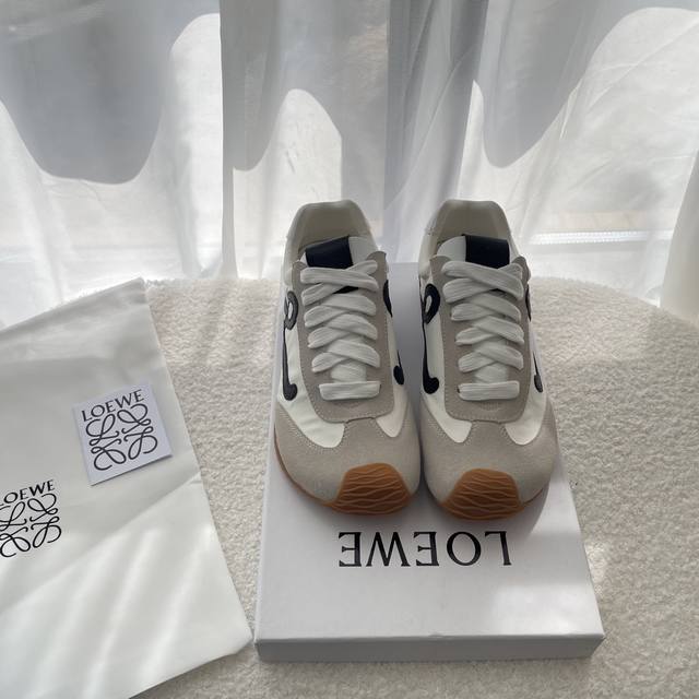 女款 LOEWE 2025顶级专柜 早春情侣新款官网上新 独家手法 LOEWE Ballet Runner 2.0情侣新款小红书早春顶奢 情侣新品INS强推潮人