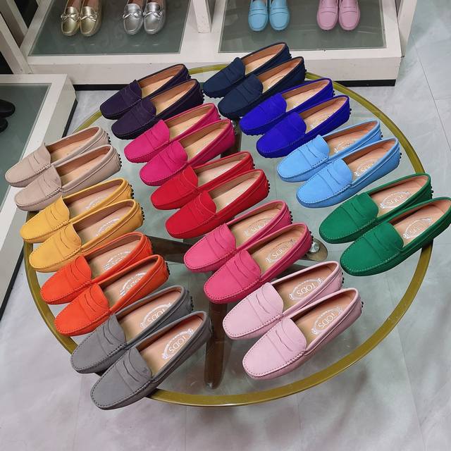 现货TOD'S托德斯豆豆女鞋05045 最高品质 配全套包装 材质:进口鹿皮+优质牛皮内里特点:舒适 优雅 时尚 纯手工制作 打造最适合你的完美鞋履 颜色: 大