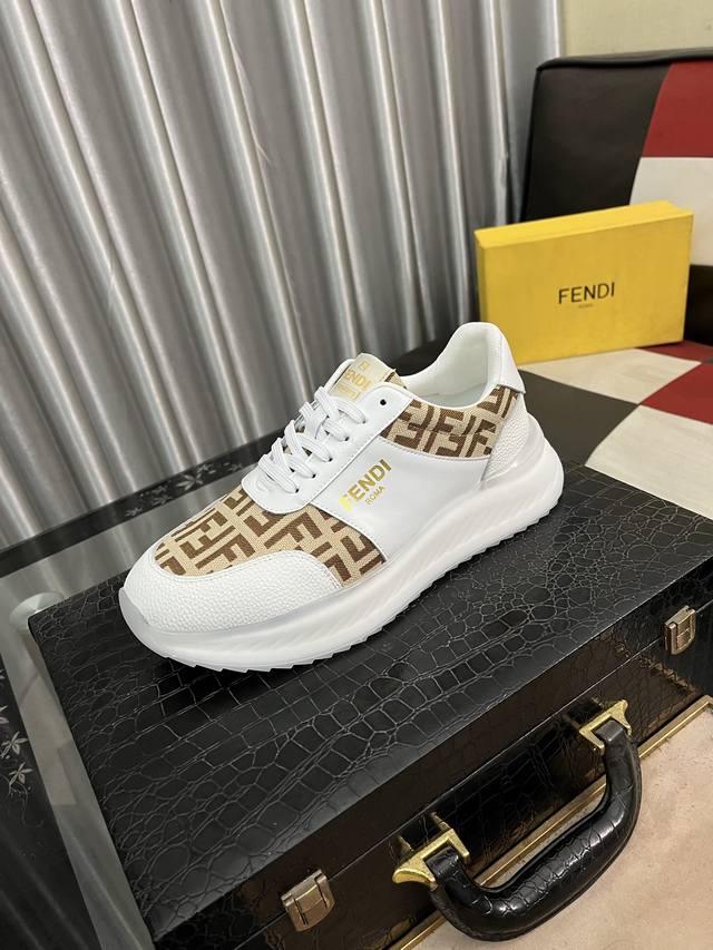 出厂价： Fendi 芬迪 男士最新款休闲鞋！专柜同步上市！全进口头层小牛皮制面，内里采用头层水染牛皮，原版原厂特供橡胶大底。引领时尚新概念。配码：38-444