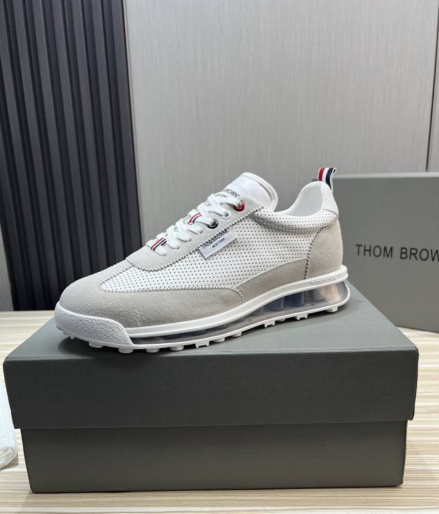 工厂价 Thom browne.TB汤姆.男士官网最新爆款热卖原版1:1出货常年有货男士时尚潮牌休闲板鞋牛皮冲孔鞋面+牛皮内里＋定制原版气垫大底Size:38-
