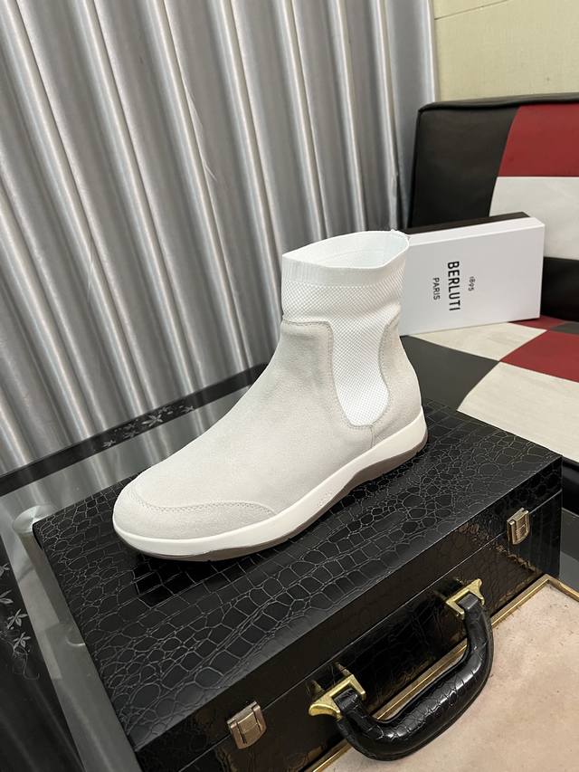 出厂价： Berluti布鲁提运动休闲鞋 本款低帮运动鞋面料选用进口牛皮拼接，羊皮内里，橡胶大底。 码数：38-46 4色可选