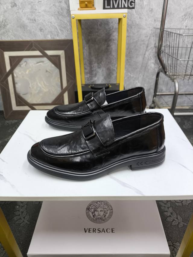 VERSACE-范思哲 高级感皮鞋，进口工艺原版牛皮材质，真皮内里 高档舒适，原版大底轻盈耐磨！纯手工制作，细节决定品质！38-44 Xh