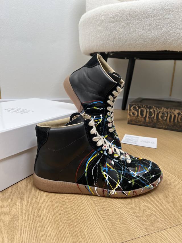 高版本涂鸦情侣款Maison Margiela *马吉拉 20252025春夏新品 专柜新款中帮涂鸦德训运动鞋系列～MM6马吉拉经典阿甘复古休闲运动鞋 四季可穿