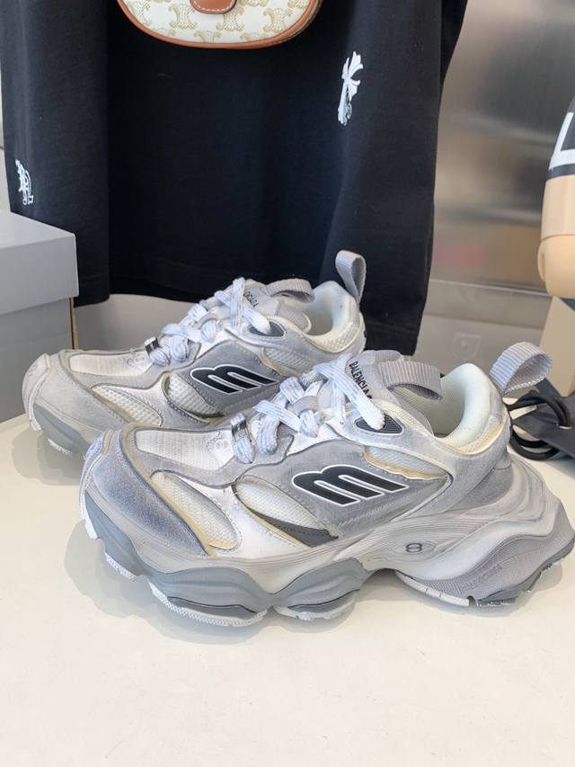 出厂价 巴黎5XL 正确版Balenciaga巴黎世家CARGO 23ss 走秀款 做旧工艺采用手工制作完成，每款鞋的做旧程度、擦破大小及范围具有一定的差异性，