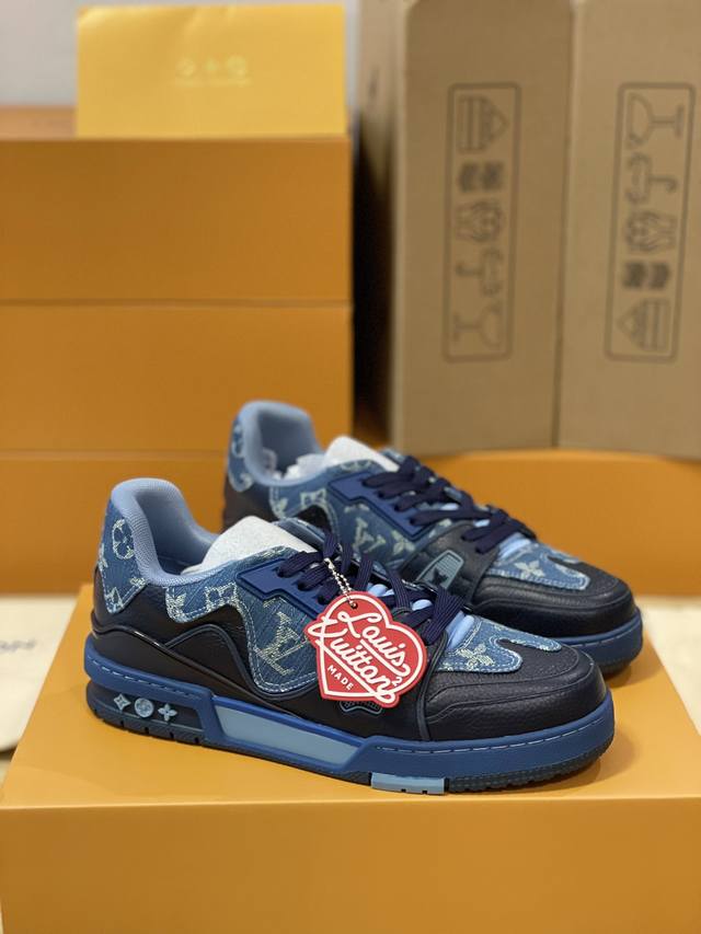 顶级版本 男款上线39-44 45.46 款号1A9IQ5 路易威登男装艺术总监 Virgil Abloh 与日本街头时尚大师 Nigo 再度携手，重新演绎经典