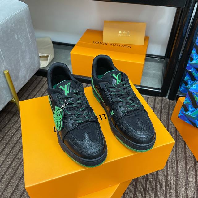 顶级版本 男款上线39-44 45.46 路易威登男装艺术总监 Virgil Abloh 与日本街头时尚大师 Nigo 再度携手，重新演绎经典 LV Train