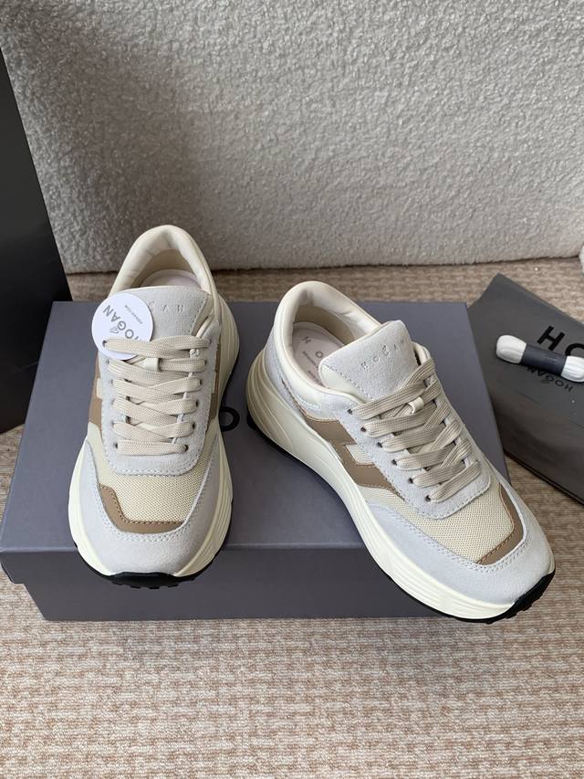女款 P男款 Hogan系列 情侣 运动鞋 25ss新款 Hogan 运动鞋贾玲同款本款H601系列运动鞋兼具个性设计和复古元素，轻便鞋底沿袭系列款式，增添了圈