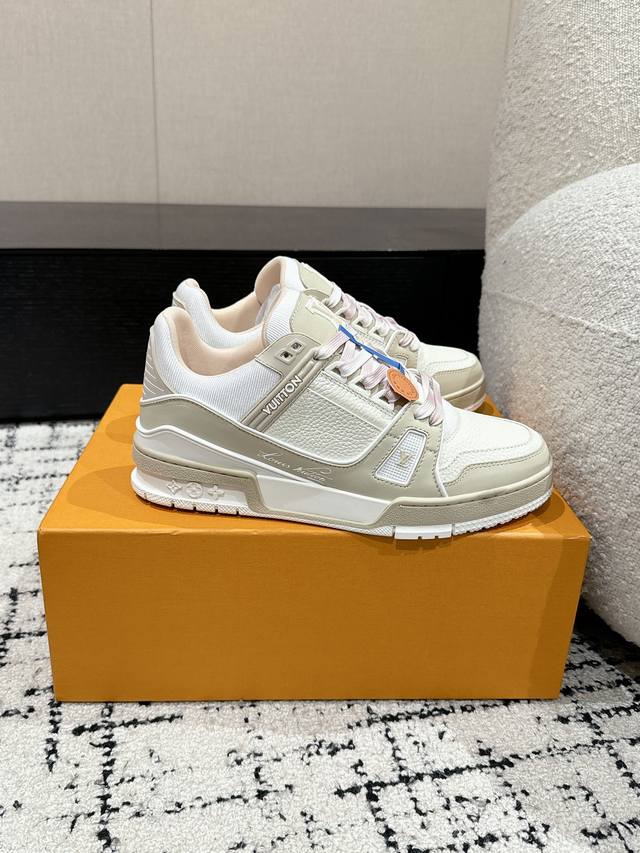 顶级版本 情侣款LV 路易威登L家 Trainer 24 新款 休闲 运动鞋 滑板鞋 LV Trainer 运动鞋的灵感源自复古篮球鞋，代表 Virgil Ab