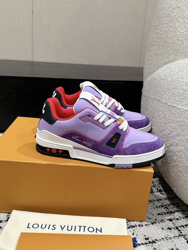 顶级版本 情侣款LV 路易威登L家 Trainer 24 新款 休闲 运动鞋 滑板鞋 LV Trainer 运动鞋的灵感源自复古篮球鞋，代表 Virgil Ab