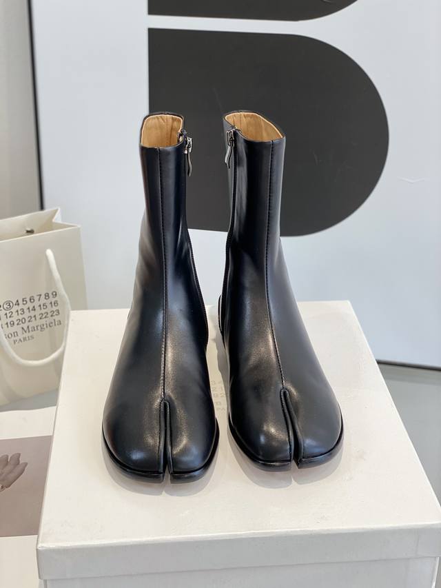 出厂价 高定品质！Maison Margiela MM6分趾鞋 Tabi 意产植鞣羊皮！欢迎对比 真正的原版大底！情侣码数Size:35-40