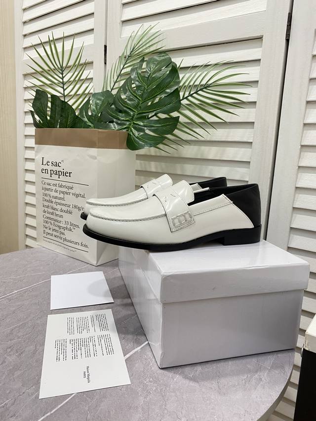 出厂价 高版本 MaisonMargiela｜MM6马吉拉经典乐福鞋_______________________________这款超多网红在秀，第一晚看上去
