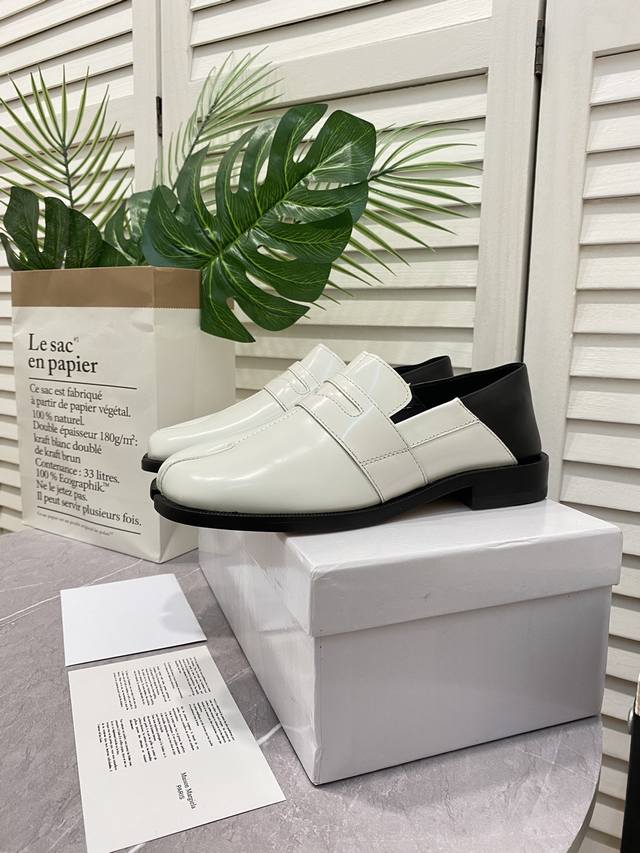 出厂价 高版本 MaisonMargiela｜MM6马吉拉经典乐福鞋_______________________________这款超多网红在秀，第一晚看上去