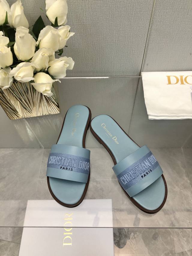 迪奥 Dior 2025 春夏新款女鞋 CD字母刺绣logo平底拼色一字拖鞋 市面顶级版本 材质:鞋面进口牛皮 牛皮皮内里+意大利真皮大底 跟高:平跟size：