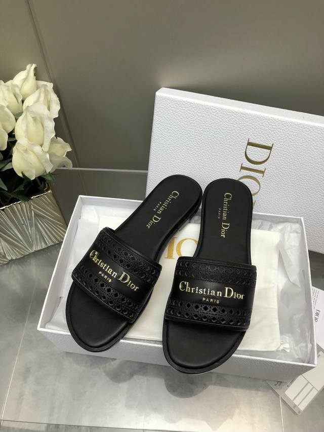 迪奥 Dior 早春新款女鞋 CD字母logo平底拼色一字拖鞋 市面顶级版本 材质:鞋面进口牛皮 牛皮皮内里+意大利真皮大底 跟高:平跟size：35-41
