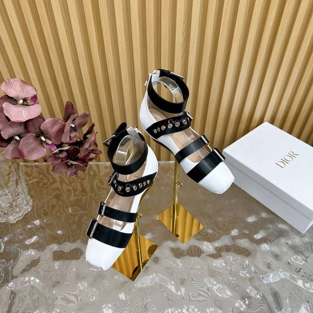 Dior 迪奥仙女百搭三排玛丽珍芭蕾舞鞋 早春新品 顶级品质 专柜新款四季单鞋系列顶级上新 潮人们首选！年会必须入手 鞋面：原版定制头层牛皮 羊京内里：透气柔软