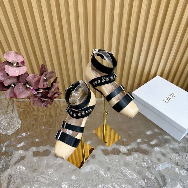 Dior 迪奥仙女百搭三排玛丽珍芭蕾舞鞋 早春新品 顶级品质 专柜新款四季单鞋系列顶级上新 潮人们首选！年会必须入手 鞋面：原版定制头层牛皮 羊京内里：透气柔软