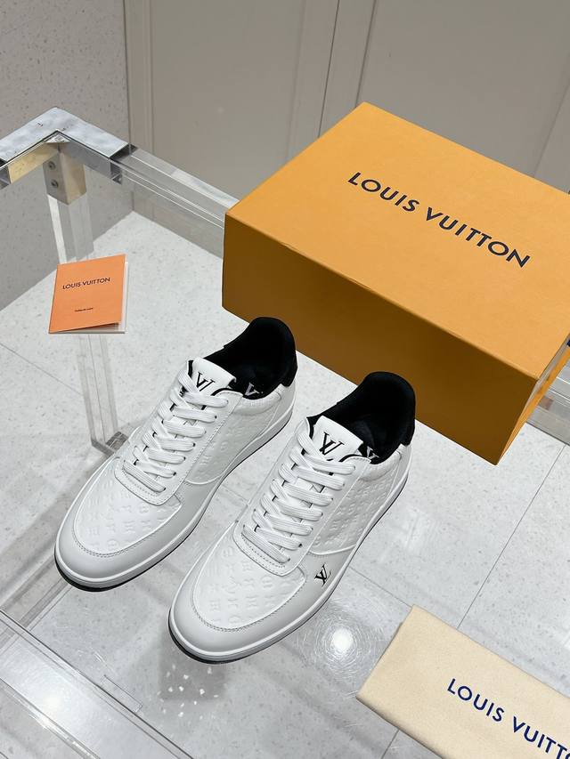 LV家 新款 休闲小白鞋 男款简单时尚 轻便舒适 码数：39-44 45订