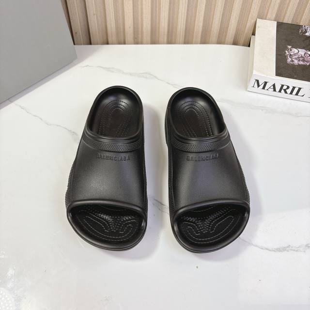 巴黎世家 ～25vs春夏爆款松糕凉拖系列 在这个IN时代必备的拖鞋 Balenciaga x洞洞鞋，进口EVA橡塑，摇摇防滑厚底，2025春季新款黑马单品,海内