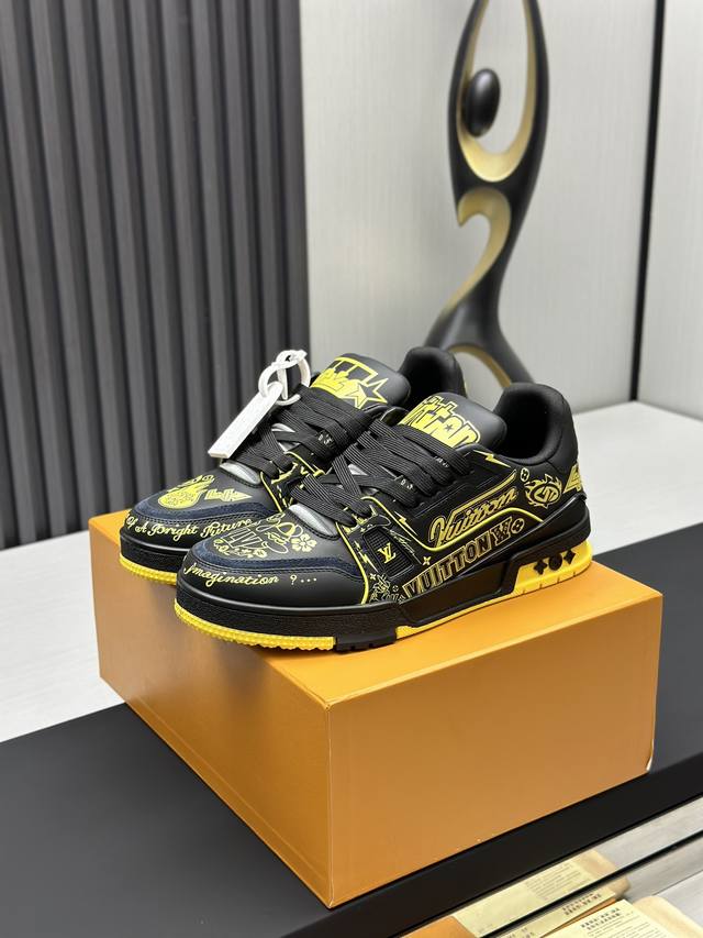 工厂直销 顶级版本 LV-路易威登-经典走秀新款空胶工艺 原版1：1开发复刻！！上脚非常舒适 奢侈用料，做工精细，中底印有欧洲制造英文字母鞋面由意大利进口小牛皮