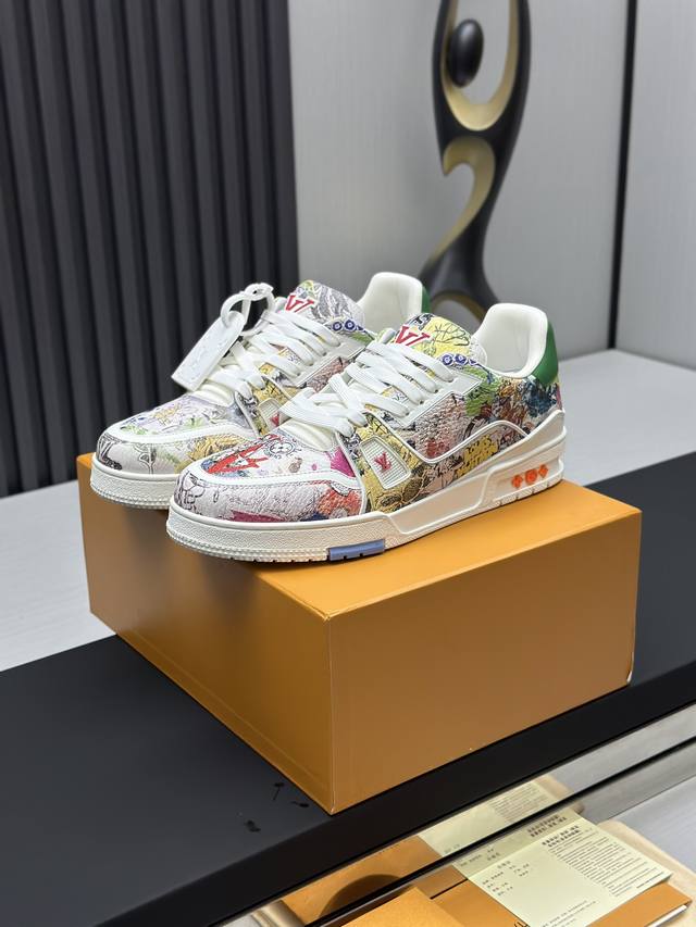 工厂直销 顶级版本 LV-路易威登-经典走秀新款空胶工艺 原版1：1开发复刻！！上脚非常舒适 奢侈用料，做工精细，中底印有欧洲制造英文字母鞋面由意大利进口小牛皮