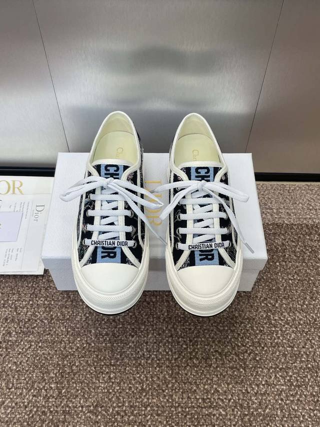 工厂价:女码 男码 Dior 迪奥2024早春最新情侣款厚底绑带低帮休闲鞋 Walk’n Dior Oblique 暗花字母logo提花刺绣图案拼色帆布运动小白