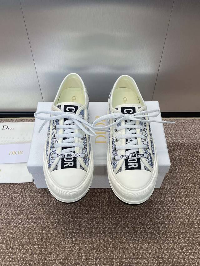 工厂价:女码 男码 Dior 迪奥2024早春最新情侣款厚底绑带低帮休闲鞋 Walk’n Dior Oblique 暗花字母logo提花刺绣图案拼色帆布运动小白