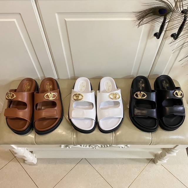 出厂价 ，华伦天奴Valentino新款拖鞋，牛皮面，羊皮里，35-40码 41，42码定做不退换