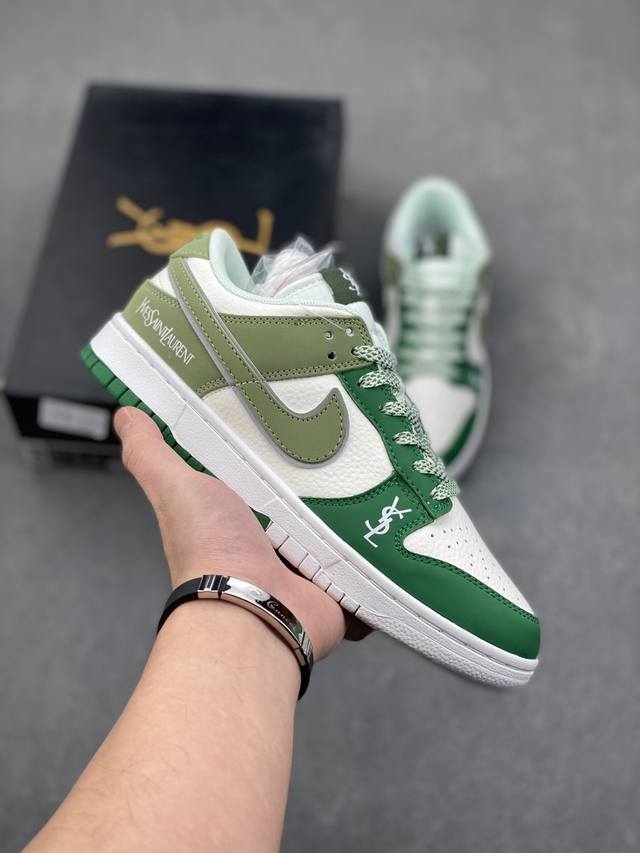 耐克 nk sb dunk low 北面联名mr.vera设计师 “sup联名 黑白灰配色“高端定制 低帮休闲运动板鞋独家版型，柔软皮革鞋面，冲击视觉和脚感体验