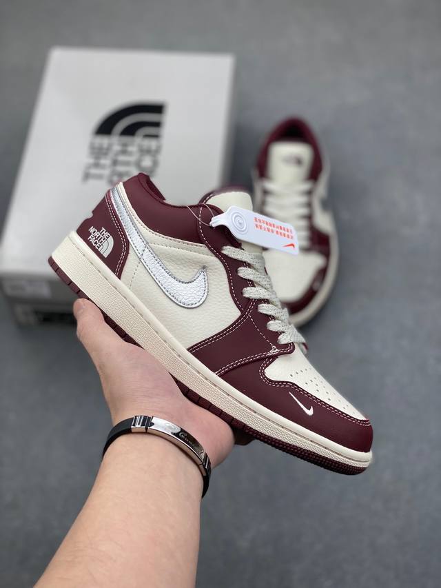 独家实拍 air 1 low1乔1低帮休闲板鞋 同步官方配色 市场唯一独家头层皮打造 原鞋原档案开发 原厂皮料 原档冲孔鞋头 正确满胶鞋垫 四线拉帮 原厂织唛标