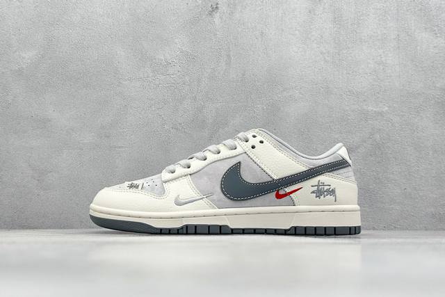 現貨 终端放店XC版 Nike SB Dunk Low x Stussy 白灰蓝小钩纯原大厂出品 极力推荐原装头层材料 独家版型蒸餾加工帶來的是更好的视觉和脚感