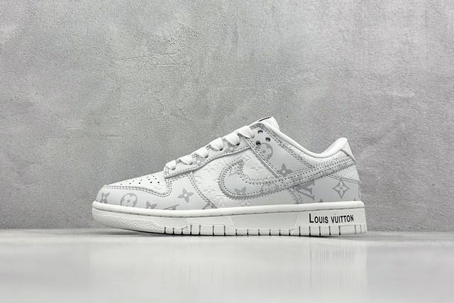 現貨 终端放店XC版 Nk SB Dunk Low LV联名-冰蓝印花 周年高端定制 低帮休闲板鞋#定制鞋盒 大厂纯原品质出货 超高清洁度 皮料切割干净无任何毛