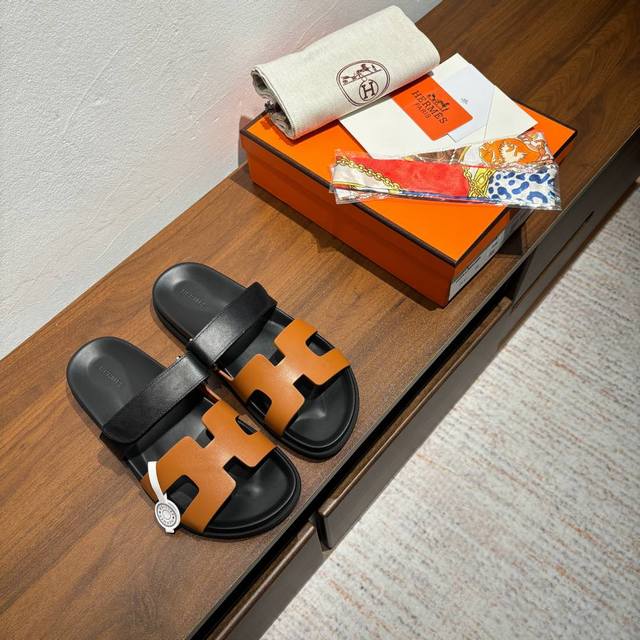 出厂价：女款 男款10品牌：HERMES编号：H8018- 199颜色：新色系码数:35一40 38-45鞋面材质：进口小牛皮大底材质：Tpu防滑耐磨大底HER