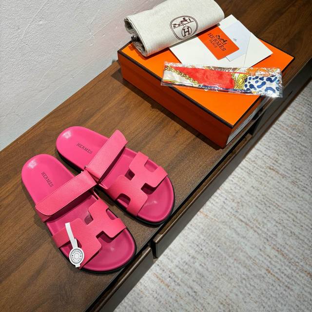 出厂价：女款 男款10品牌：HERMES编号：H8018- 199颜色：新色系码数:35一40 38-45鞋面材质：进口小牛皮大底材质：Tpu防滑耐磨大底HER