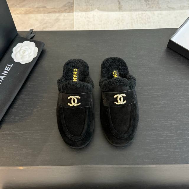 代购级 官网同步盒包装 ChaneL 24K泰迪毛毛鞋 秋冬新款 小香羊羔毛鞋 舒适保暖平底毛毛鞋 秋冬新款半拖香奶奶新品乐福鞋半拖 设计简约高级，超级百搭款！