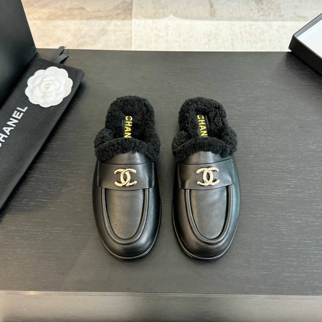 代购级 官网同步盒包装 ChaneL 24K泰迪毛毛鞋 秋冬新款 小香羊羔毛鞋 舒适保暖平底毛毛鞋 秋冬新款半拖香奶奶新品乐福鞋半拖 设计简约高级，超级百搭款！