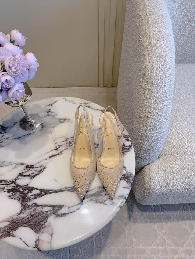 出厂价 Christian Loubouti* 新款水钻网纱透明红底高跟鞋 超多水钻装饰 高级感满满 闪耀夺目 富贵迷人 交织出童话般的梦境 鞋面进口网面材质A
