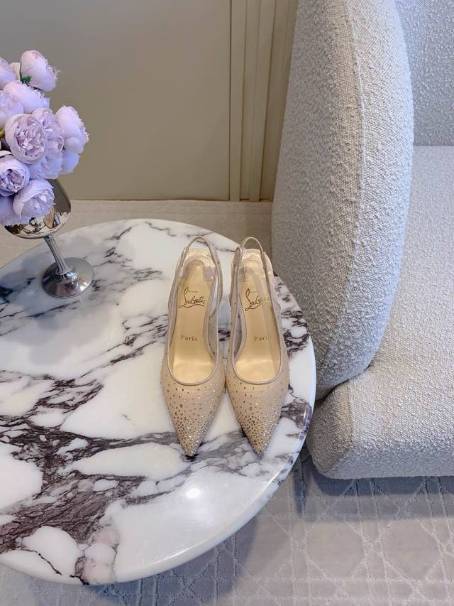 出厂价 Christian Loubouti* 新款水钻网纱透明红底高跟鞋 超多水钻装饰 高级感满满 闪耀夺目 富贵迷人 交织出童话般的梦境 鞋面进口网面材质A