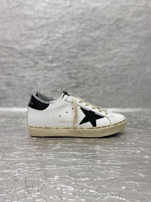 Golden Goose 顶级版小脏鞋厚底系列购买专柜最新原版拆解，1:1复刻打造老工匠纯手工制作，独特磨破做旧风格，就连鞋底也是不羁的脏，明星红人博主私搭最爱