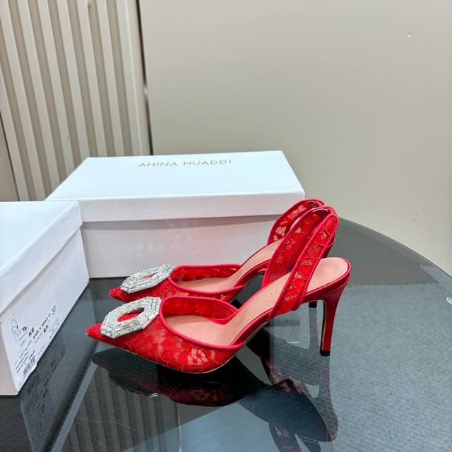 顶级版本钻扣 。Amina Muaddi 闪钻 绝美高跟凉鞋 正品1:1 复刻 顶级品质 购买原版 开发太阳花水钻扣 开模定制 历尽2个月才出来效果 AM今年新