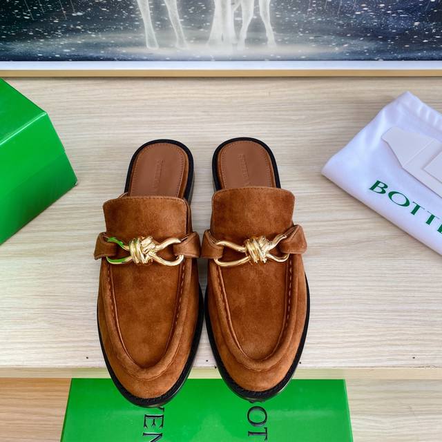 出厂 BOTTEGA VENET* 真皮 金色 金属结绳配饰 男女款 Astaire乐福拖鞋 棕色羊反绒皮 老钱风 乐福拖鞋 原版一比一做法 一致五金 当今流行
