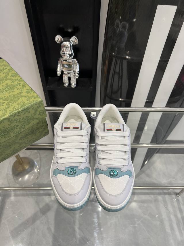 代购级别 新配色 Gucci 24早春 小脏鞋，顶级版本 早春新款，打造属于完美的风格，又酷又飒 C位时髦穿搭 带复古加未来感经典鞋型 原版11开发 所有细节都