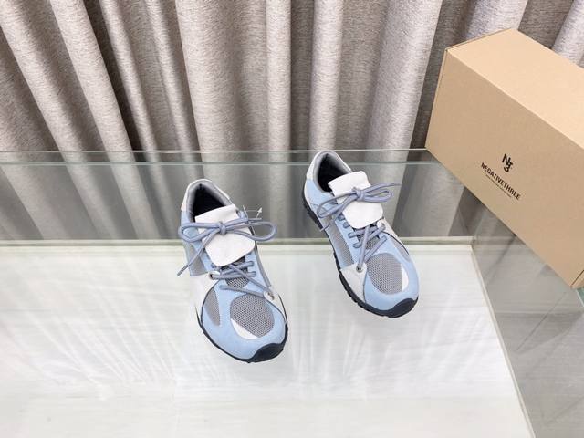 Negativethree nt3 韩国设计师品牌机能运动鞋 面料：高丝光牛津，透气网里，垫脚牛皮 大底： 防滑橡胶大底 颜色：天蓝.棕色.黑色三色可选 Siz