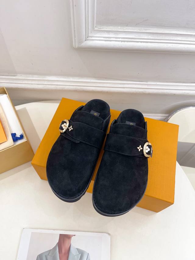 LV 路易威登 25 2025 早春新款 顶级版本专柜主打最新款LV COSY COMFORT金属扣面包穆勒拖鞋硬货上新BS代购级别！高级感十足！国内外博主刷爆
